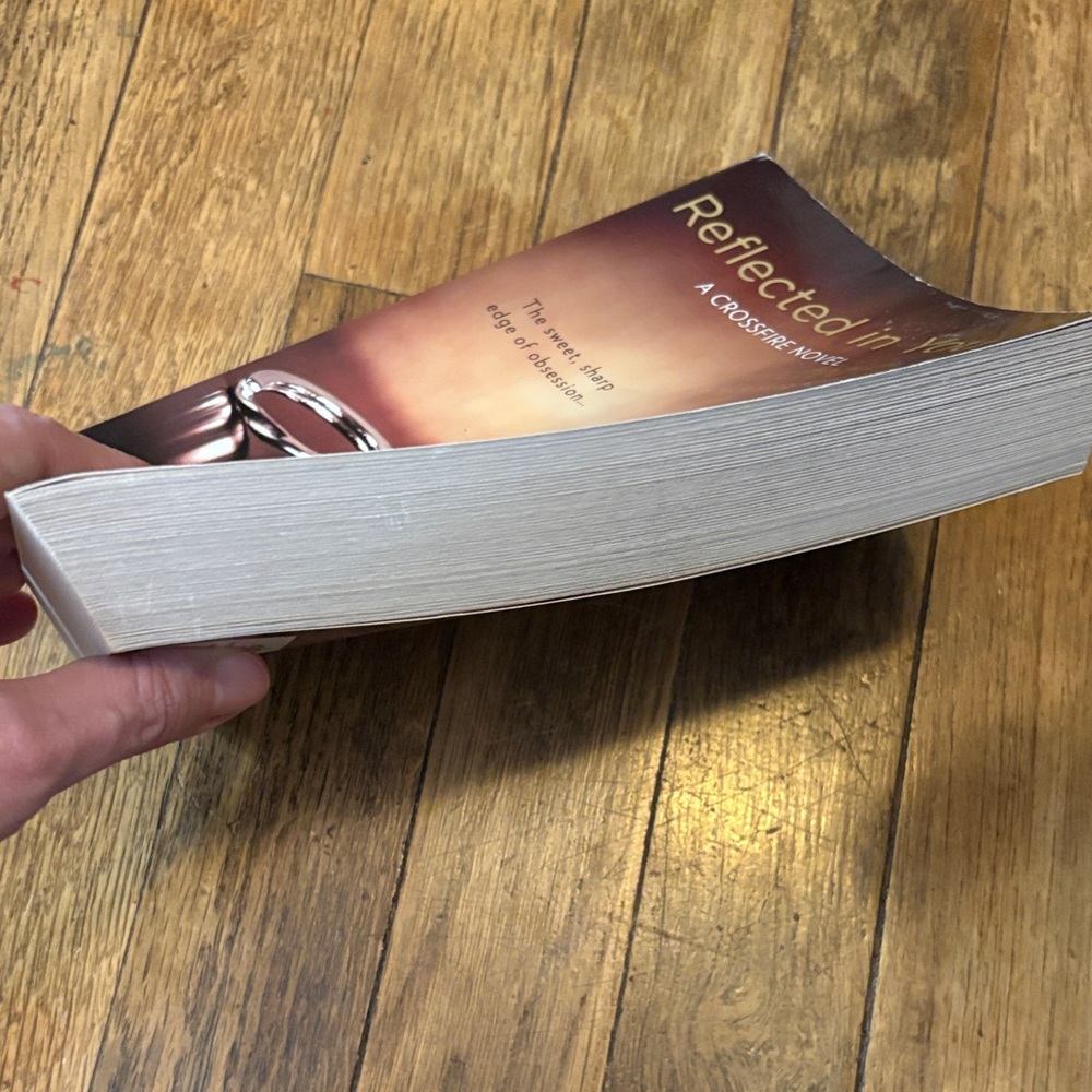 Sylvia Day Reflected in You - Paperback - Picture 4 of 5